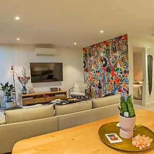 Funk In The - Luxury Laneway With Single Garage Apartment